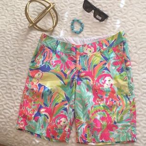 ☀️Lily Pulitzer tropical chipper Bermuda shorts 6